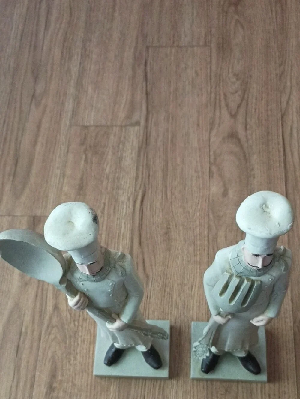 Vintage-Style Chef Figurine Set Decorative Kitchen Statues